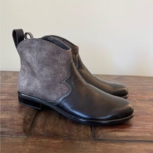 Naot Sirocco black gray leather‎ side zip ankle boots booties women size 10.5